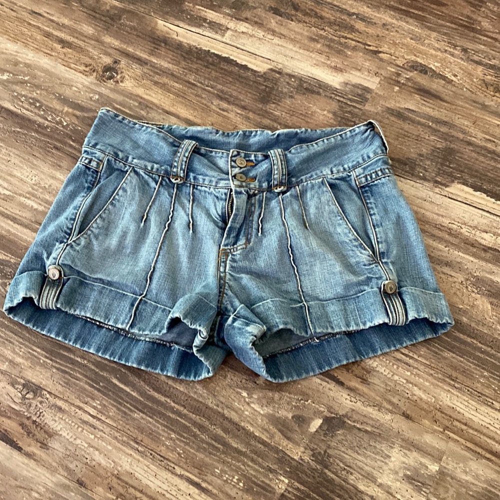 Cyn jean shorts!